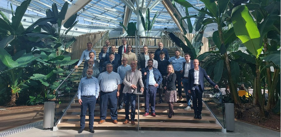 Groupe de dirigeant dans les locaux Avril