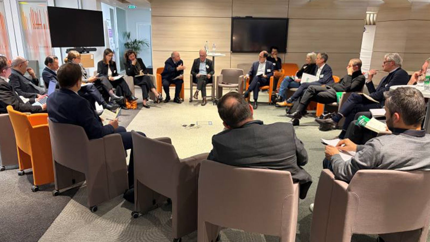 Round table discussion between France Supply Chain and Cretlog